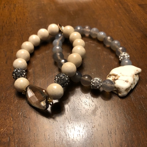 Bundle Of Two Stretch Bracelets - Picture 5 of 5